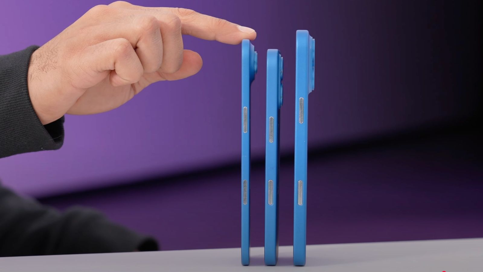 新视频演示 iPhone 17 Air 的极致纤薄