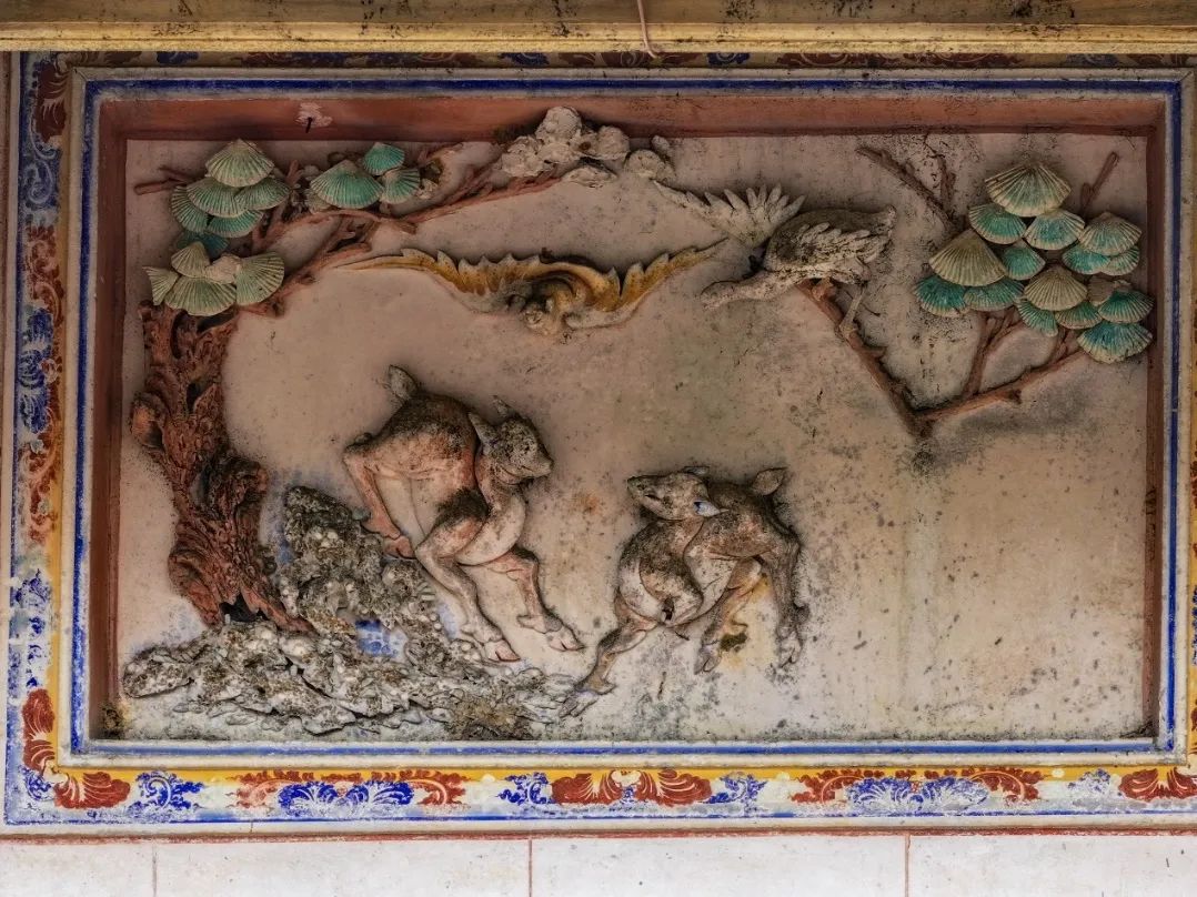 卷不动的年轻人,开始找个村子躺平了