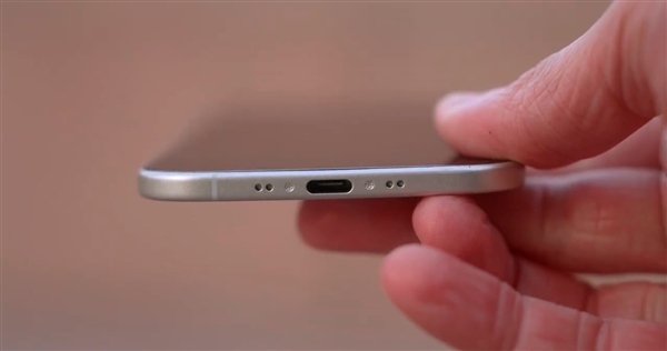 苹果iPhone 17全系机模上手：Air新机薄到极致