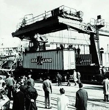 连接世界的不是互联网 而是集装箱