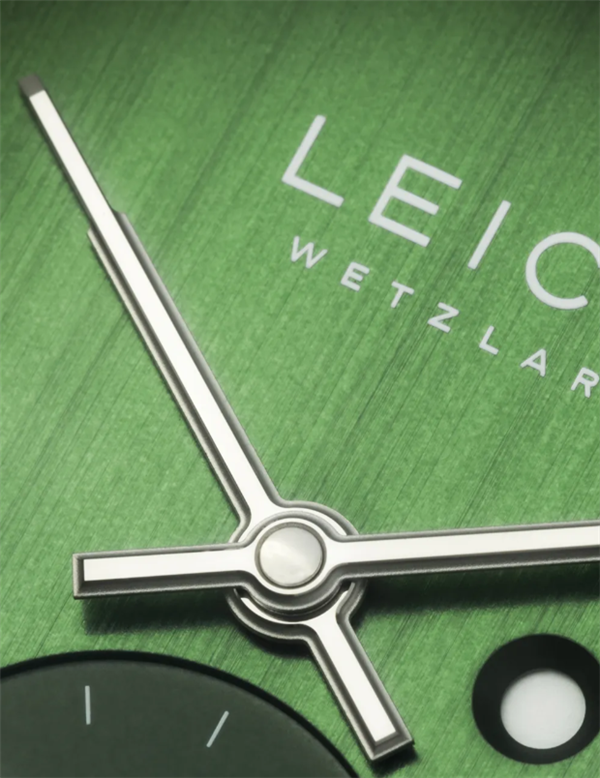 最贵11万元!徕卡发布ZM1、ZM2都市森绿版腕表