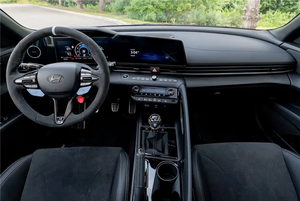 可合法上路的TCR赛车!现代伊兰特特别版发布:提供6速手波